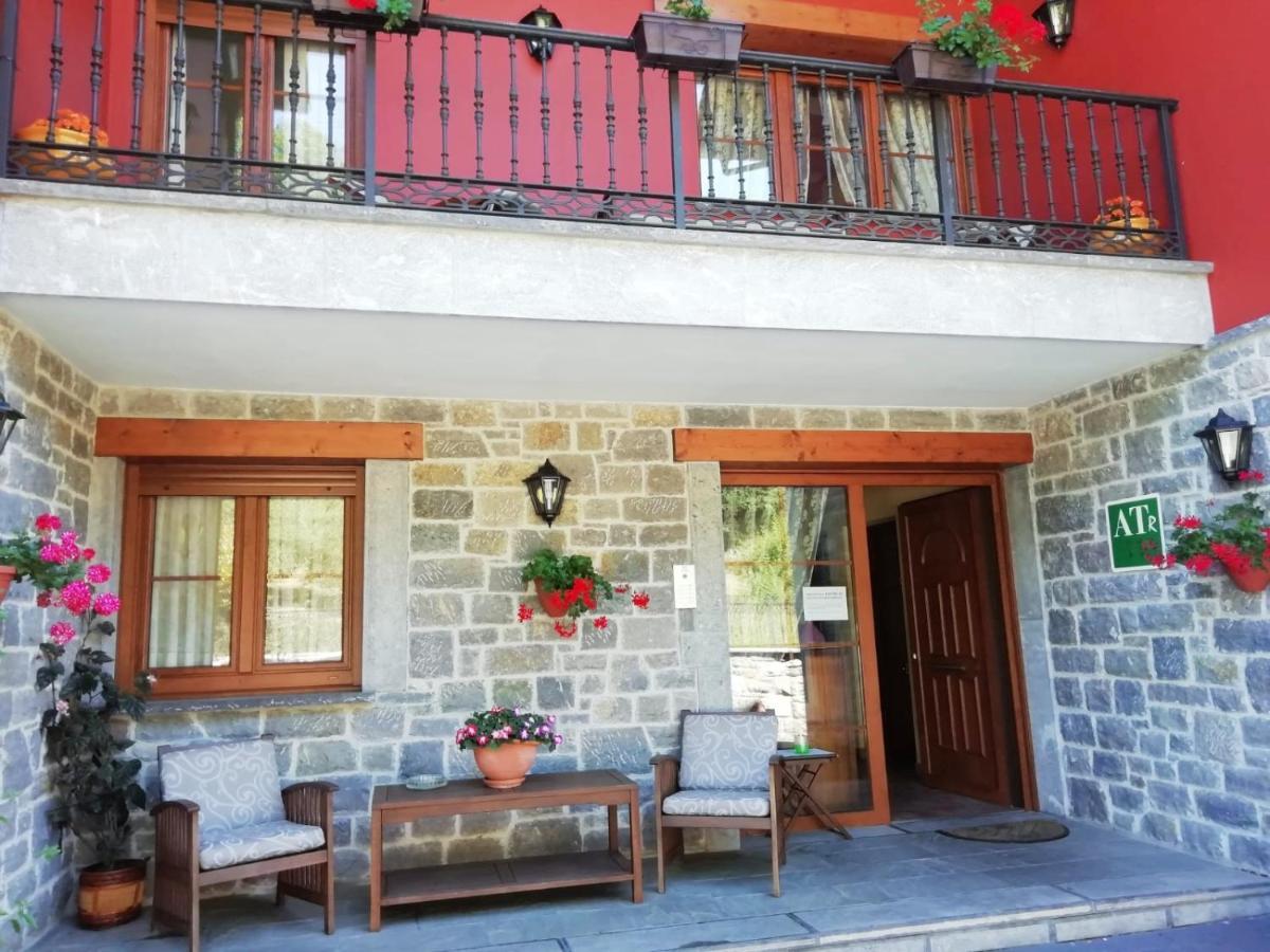 Apartamentos Rurales La Vina Onís Kültér fotó
